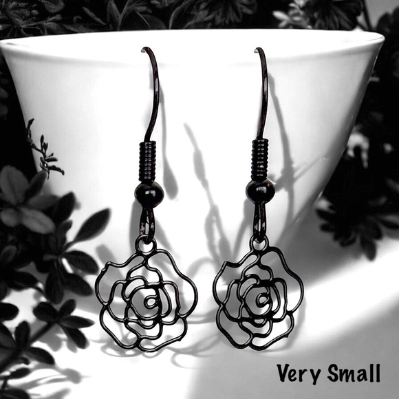 5 For $25💫Really Cool Black Filigree Rose Dangles (Very Small) - Picture 1 of 4